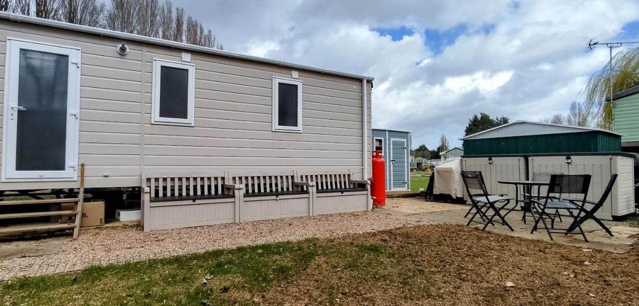 Billing Aquadrome Northampton, Royale Poplar Km12 Exterior foto